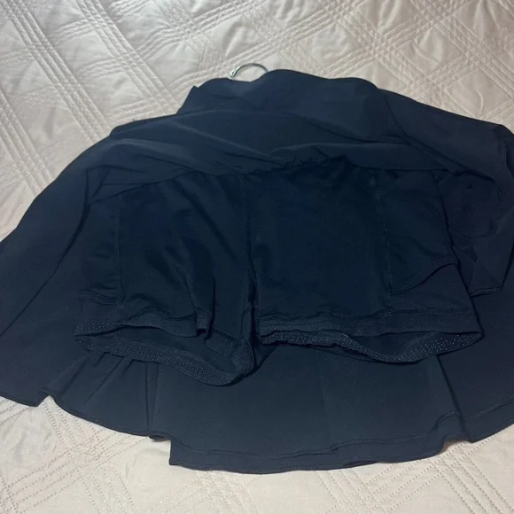 Lululemon Black Women's Skirt - Picture 5 of 6